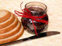 Save Money Making homemade jam!