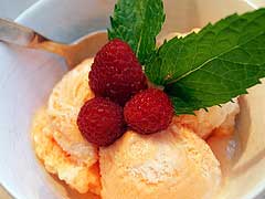 peach-ice-cream homemade peach ice cream