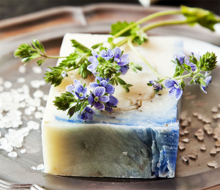You can make homemade soap easily in your own home in just a few short minutes and you don’t need to be afraid to use lye! This How To Make Soap For Beginners e-course makes it easy!