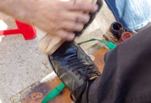 shoe-shine-brush how to shine shoes