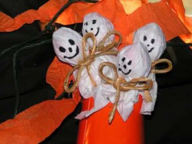ghost-suckers It's possible to have a fun Halloween party without spending a fortune. Here's how we had a great cheap Halloween party for 10 people that cost us just $25.