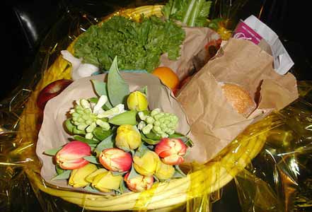 housewarming-basket Housewarming Gift Basket