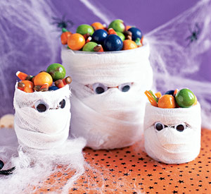 halloween decorating idea spiderwebs halloween decorating idea mummies