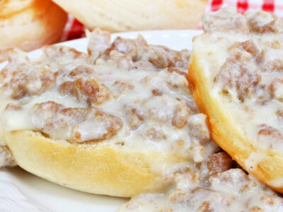 This biscuits and gravy recipe makes it simple to prepare Southern style sausage gravy and biscuits from scratch! Easy $5 dinner idea in just a few minutes!