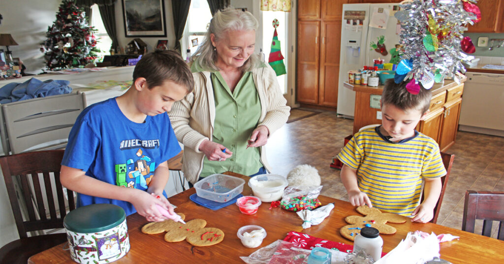 Things can be very busy around the holidays and it can create a lot of chaos. Here are some helpful holiday cooking tips to make holiday cooking easier!
