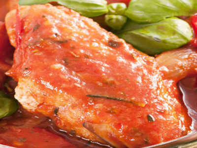 Here's an easy chicken and pasta dish your family is sure to love! This easy chicken cacciatore recipe is a tasty Italian dish that is quick and easy to make! A traditional family favorite that will leave everyone asking for more!