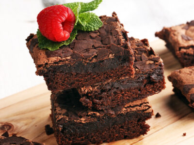 This easy fudge brownies recipe makes mouthwatering homemade fudge brownies using ingredients you already have at home! With just 5 minutes prep, then bake and you'll be savoring these heavenly brownies in no time! Perfect for satisfying your sweet tooth or sharing with friends and family!