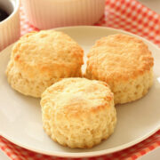 This easy homemade baking powder biscuits recipe makes the most delicious biscuits that are super yummy and easy to make with jist 5 minutes' work!