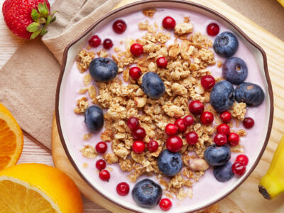 This easy homemade granola recipe makes a healthy and delicious granola perfect for snacks or breakfast! Easy to make and a lot less expensive than store bought granola, it's a tasty way to save on your food bill!