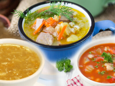 These delicious easy homemade soup recipes are perfect for cool days! Soup is a great way to use leftovers and get meals on the table fast!