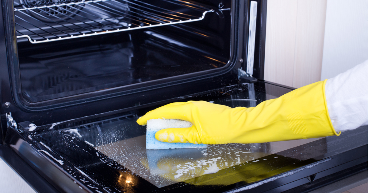 Try these 10 easy spring cleaning tips to help you keep your home in order without going crazy! Quick things that need to be done but are often forgotten.