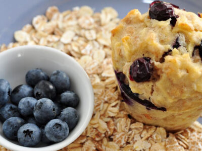 This easy oatmeal muffins recipe is super easy to make and EVERYONE love them! You can easily add berries, chocolate chips, raisins to add extra pizzaz!