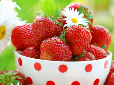Here are some easy strawberry recipes and tasty ways to use strawberries including strawberry jam, sauce, desserts, popsicles and more!