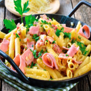 This ham and noodles casserole recipe is quick and easy and kids love it! Just 5 minutes preparation to a tasty meal without a lot of work!