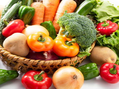 Here's an easy recipe for a homemade fruit and vegetable wash you can use to clean your fresh fruits and vegetables. This recipe uses natural ingredients and can help you clean your fresh produce thoroughly before you prepare it.