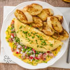 How To Make An Omelet - Easy Omelet Recipe