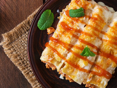 Here is a 7 Day Meal Plan for a family of 4 that you can make for as little as $25! This includes cheap, quick and easy family meals great for families with kids. These meals are easy to make and you'll also find easy and tasty recipes!
