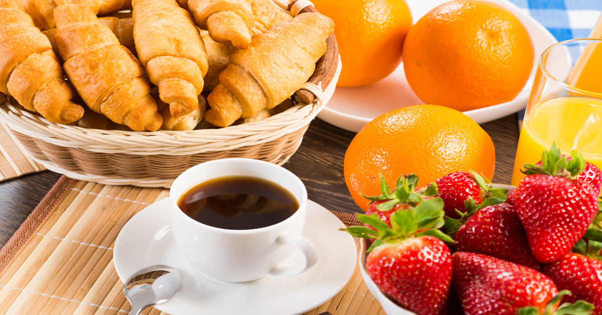 Here are some easy Mother's Day brunch recipes to make breakfast extra special for Mom! Pancakes, eggs, potatoes, breakfast muffins and more!