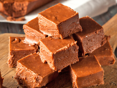 This old-fashioned fudge recipe makes the ultimate Christmas treat, just like Grandma used to make! Smooth, creamy, and delicious, it’s a holiday favorite your family and friends will love. Perfect for parties and festive gatherings!