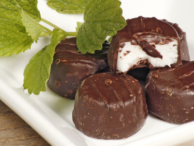 This homemade York peppermint patties recipe tastes just like York peppermint patties - actually, better! These chocolate peppermint patties are perfect for the chocolate and mint lovers in your family. It is our kids' most favorite Christmas candy recipe and we make around 3 batches for them every Christmas!
